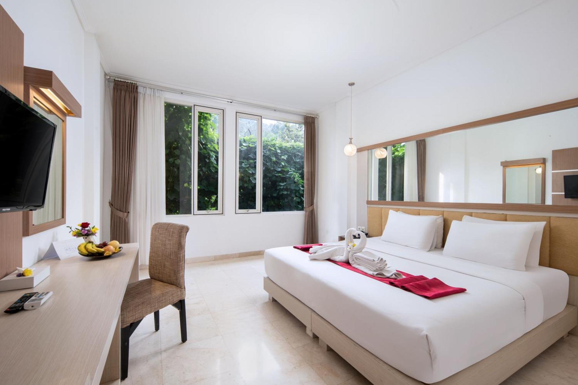Royal Hotel And Villas Trawas Exterior foto