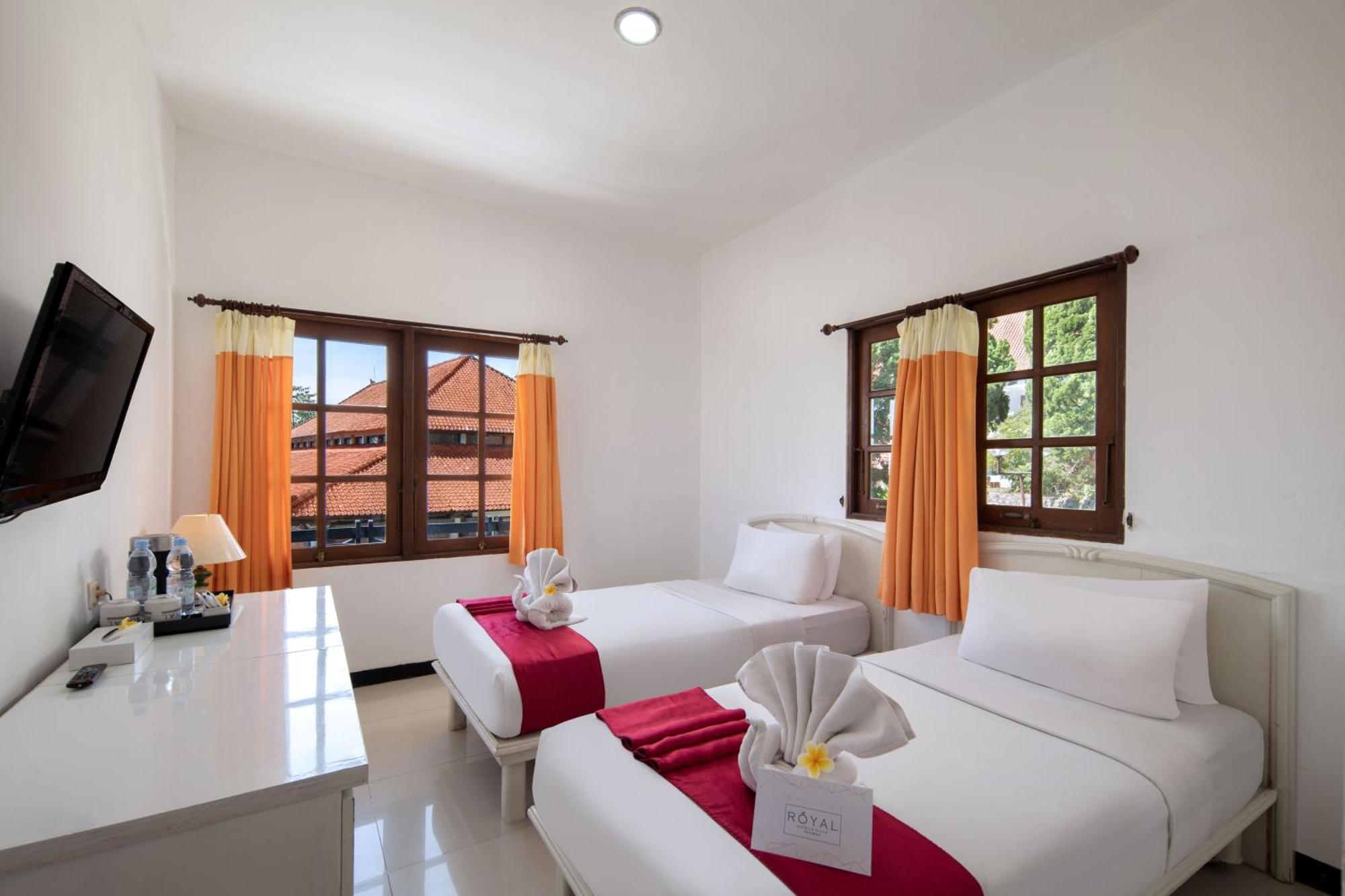Royal Hotel And Villas Trawas Exterior foto
